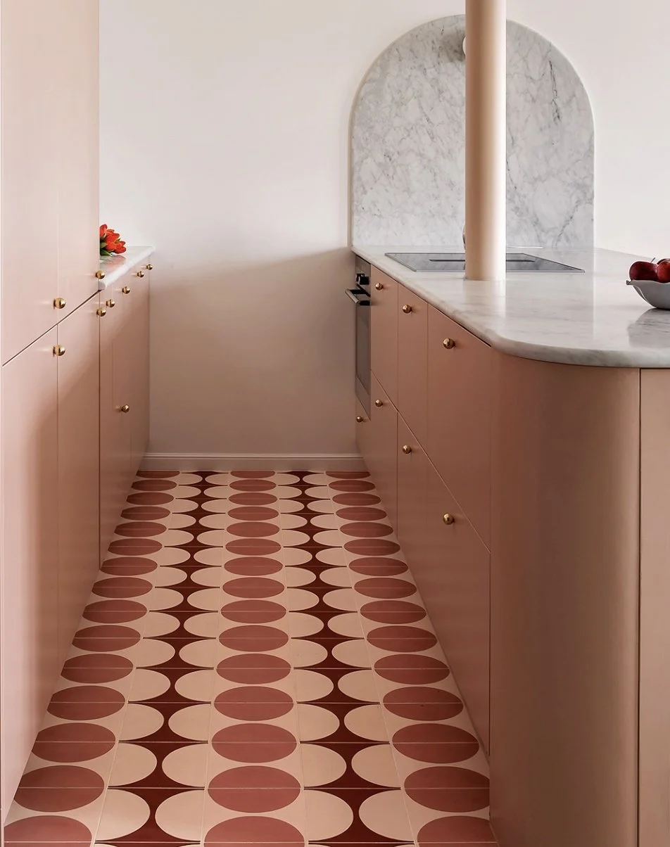 « Oser les couleurs en cuisine : la tendance déco qui révolutionnera nos espaces en 2026 »